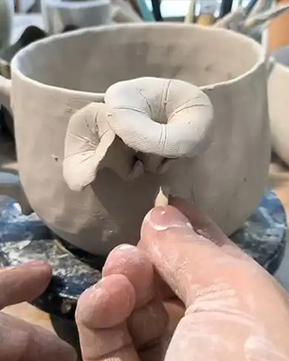 Nguồn cung cấp thủ công
